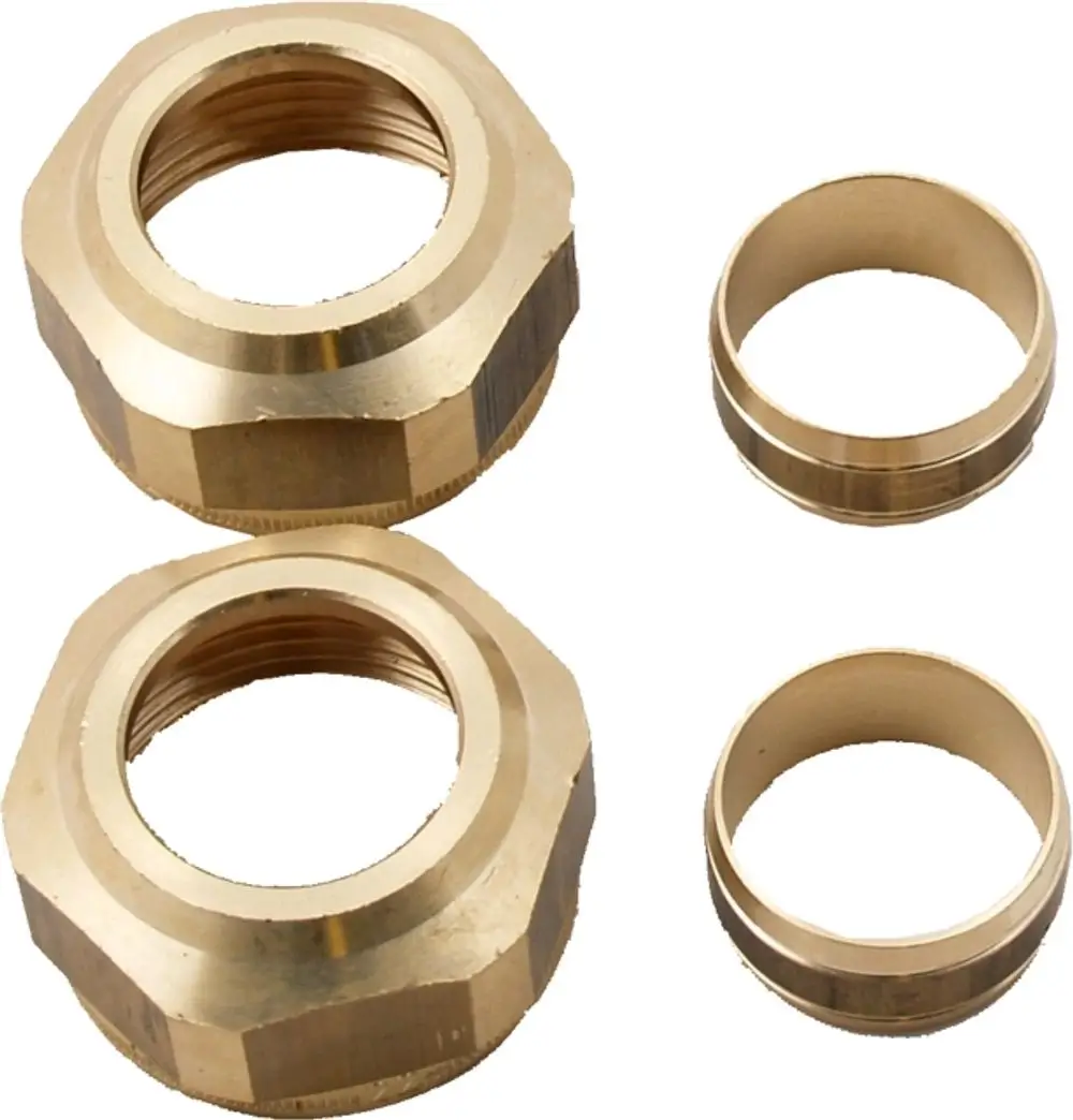 Brass fittings von Wolf, bestehend aus zwei größeren und zwei kleineren Gewindemuffen, geeignet für hydraulische Verbindungen in Solarpumpensystemen.